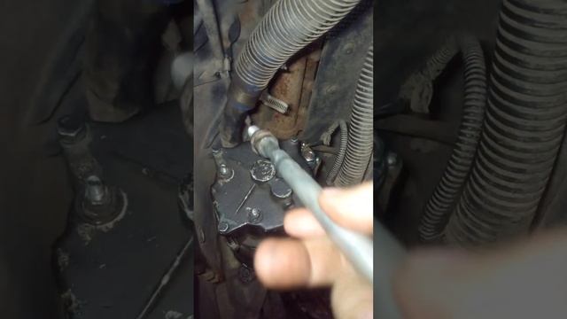 камаз 5350 снимаем стартер. говно болт