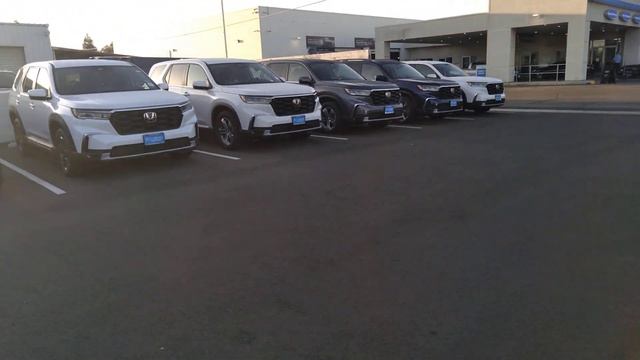 May 2, 2025.г.Фрезно.Калифорния.Автосалон,,ХОНДА,,.Цены на п? смотреть онлайн