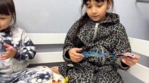 Жасмин мен Томирис магазин тонады🤩| @Nurdaulet_Adilet