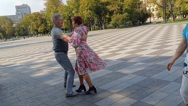 ЧУБЧИК КУЧЕРЯВЫЙ❤️ ТАНЦЫ❤️ ХАРЬКОВ 25.08.2024 смотреть онлайн