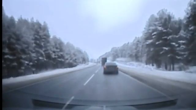 Завершение обгона через сплошную