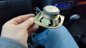 Замена штатных динамиков в передней панели Toyota vitz на Gr