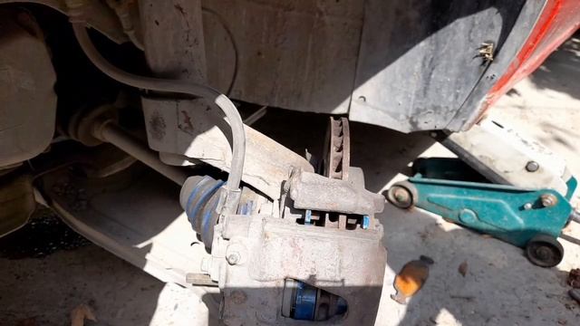 Вот и установил новые тормозные колодки. Это оказалос? смотреть онлайн