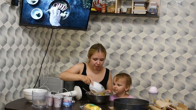 Впервые готовлю с дочкой / Приготовление торта чизкей? смотреть онлайн