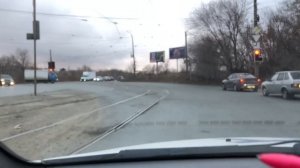 Поворот налево,,, красиво объезжаем ямкунам все важно!