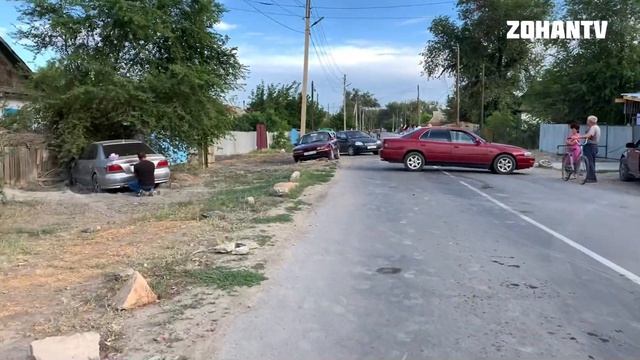 Подростки чуть не попали под колёса