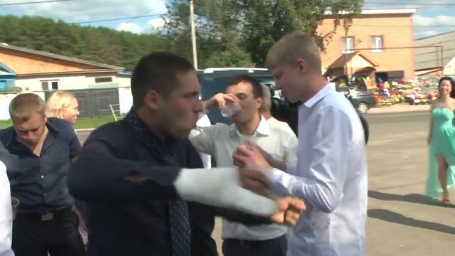 Едем, едем в соседнее село (свадебный видеоклип в Каза? смотреть онлайн