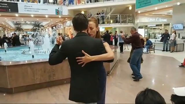 ТАНГО ФЛЕШМОБ 2018 В ТЮМЕНИ. Запись прямого эфира в ТРЦ Г