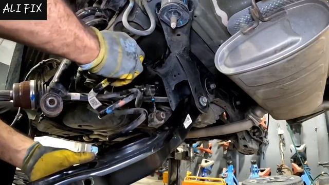 замена задних поворотных кулаков - рычагов задней под? смотреть онлайн