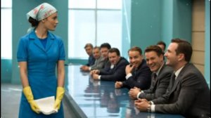 Совет директоров насмехался над уборщицей, но на следующий день она уволила всех!