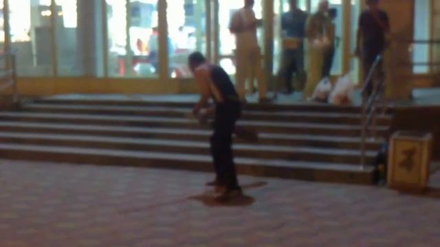 Мужик зажег у магазина. смотреть онлайн