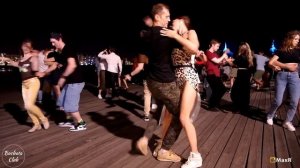 танец бачата на опенэйре на Крестовском!