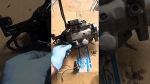 Стук из ТНВД Форд транзит 2003 2.4.Причина клапан опереже?