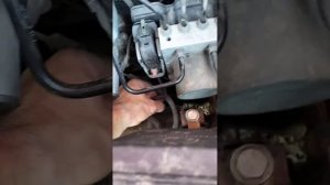 як зняти роз'єм, фішку, стартера Skoda fabia 3