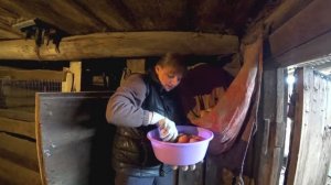 Сельское утро: морковная запеканка, болты и выгодные сделки на колеса для прицепа.  813 серия