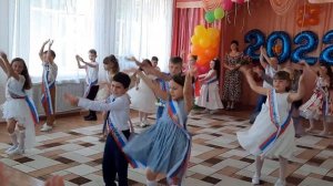 Танец "Зажигай, Зделано в Рассии"