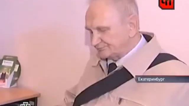 ШОК, СОБАКА НЕ УВАЖАЕТ ВЕТЕРАНОВ - schoking, dog doesn`t respect veteran