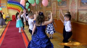 Вход на выпускной с шарами