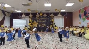 Танец малышей на выпускном  "Муси-пуси".