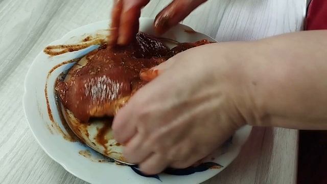 Свиняча лопатка, запечена в аерогрилі. | Pork shoulder baked in an смотреть онлайн