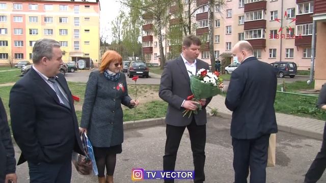 Трудовые коллективы по всей стране поздравляют бывших работников смотреть онлайн
