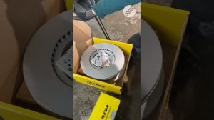 AUDI Q 3 замена тормозных дисков и колодок