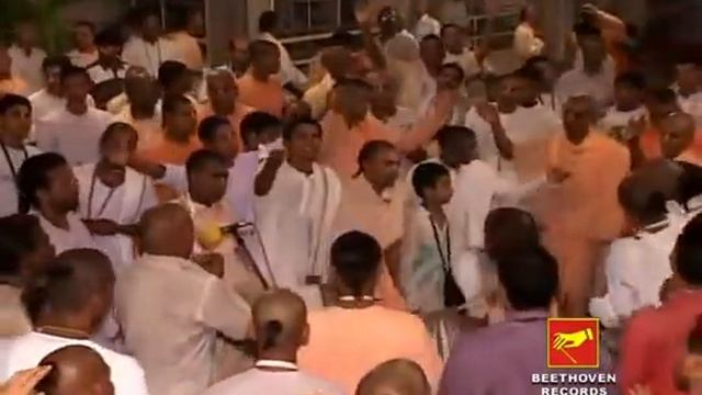 হরিনাম সংকীর্তন _ রাধারানী HARINAAM SANKIRTAN _ RADHARANI _ HARINAAM MAHAMANTRA.mp4