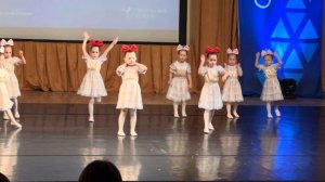 Танец «Лялечка танцует, лялечка поет»