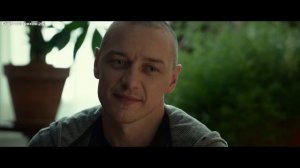 Все киногрехи «Сплит»