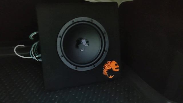Установка активного сабвуфера dl audio piranha 8a смотреть онлайн