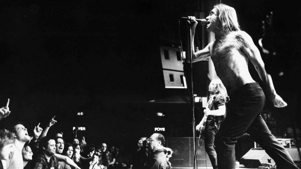 Iggy Pop & The Stooges - Live at the 10th Anniversary Isle of Wight Festival (2011)