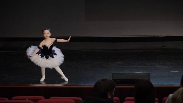 Ортабаева Фатима. 5 лет.Вариация из балета- Щелкунчик 