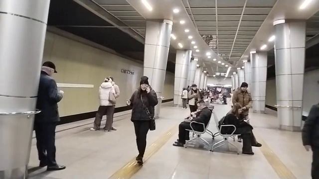 Станция метро Козья Слобода в Казани. Прибытие поезда смотреть онлайн