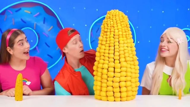 Большая, Средняя или Маленькая Тарелка Челлендж | Смеш смотреть онлайн