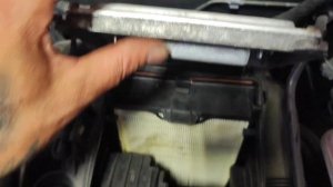 Замена воздушного фильтра MERCEDES-BENZ B170, B200 (W245). (Видеоуро