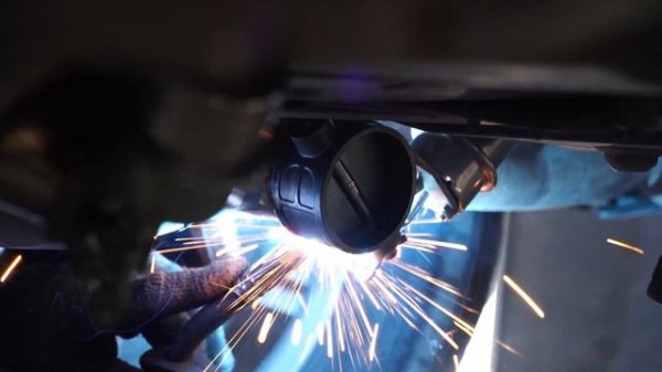 самый ГРОМКИЙ Mercedes-Benz CLS-Class