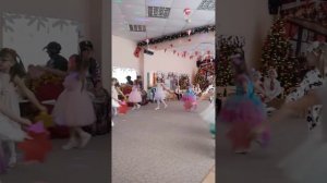 танец звездочек средняя группа