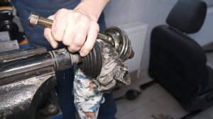 Как сбить (и установить) наружный ШРУС на Volkswagen, Skoda, AUDI