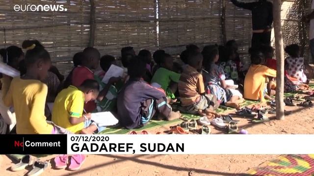 Школьные занятия в лагере для эфиопских беженцев в Су?