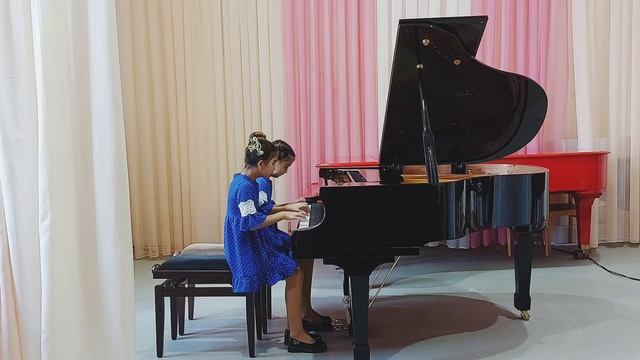 М. Шмитц Принцесса танцует вальс, В. Коровицын Куклы с? смотреть онлайн