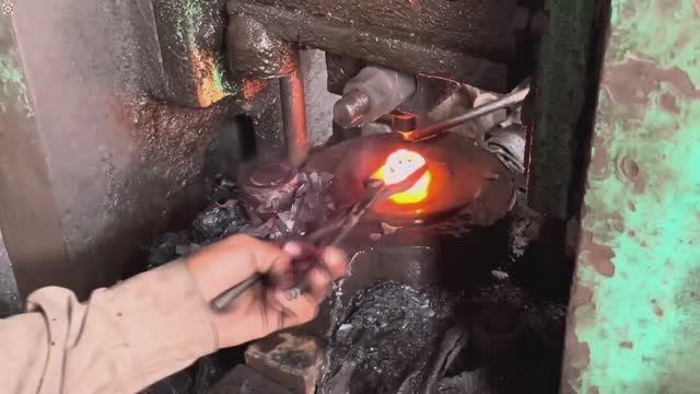 Как делают колёсные гайки. смотреть онлайн