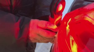 Лада Хрей. Снимаем задние фонари,ставим светодиодные лампы, красного исполнения!