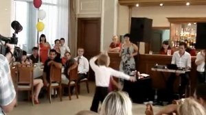 Супер танец  детей на свадьбе!!!
