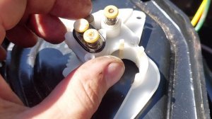 Клапан регулировки пневмосиденья Мерседес Аксор,  Актрос,  Атего, само  поднимает и отпускает..