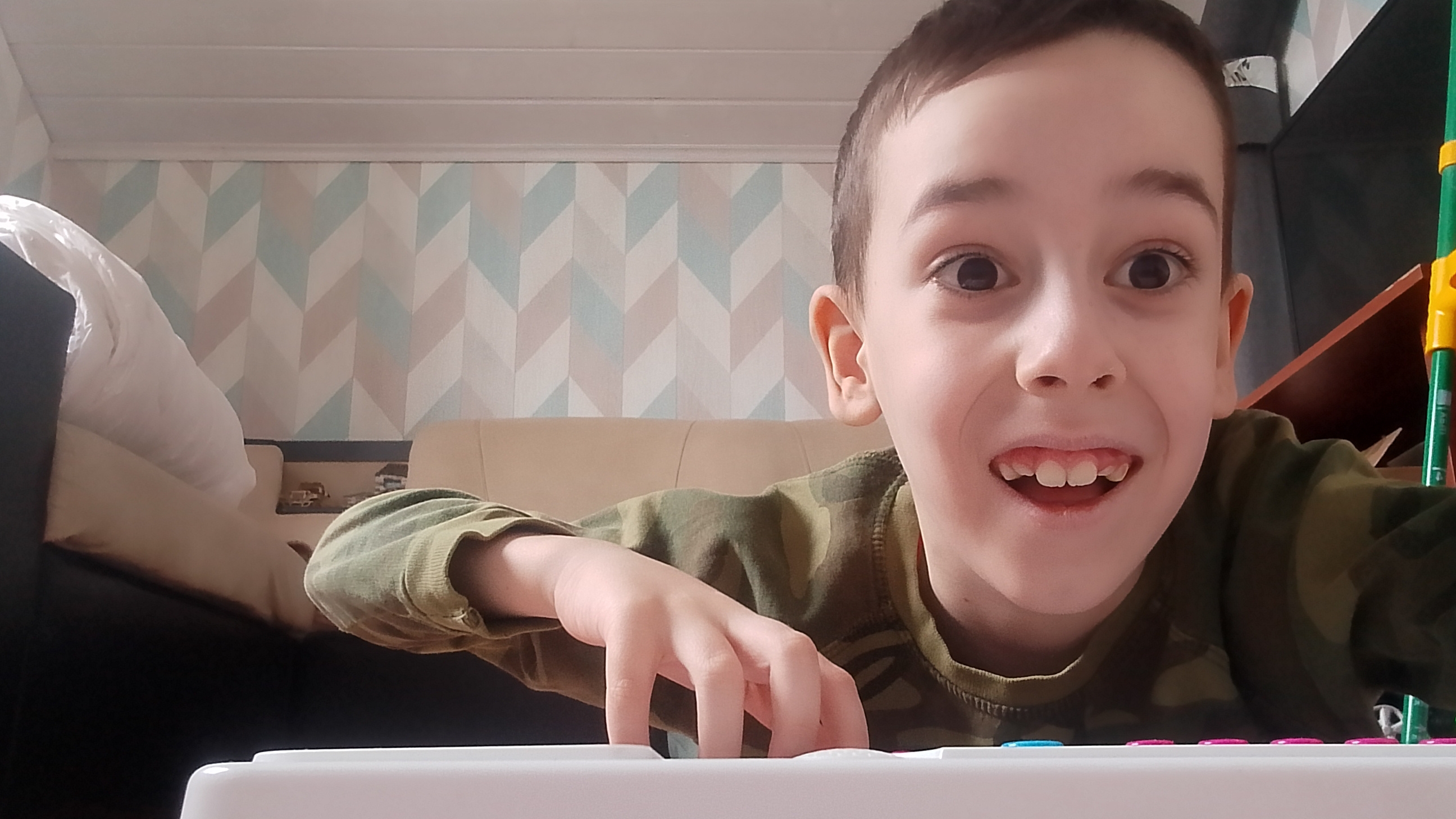 Играю С АНЕЙ На ПИАНИНО! **Кто лучше**