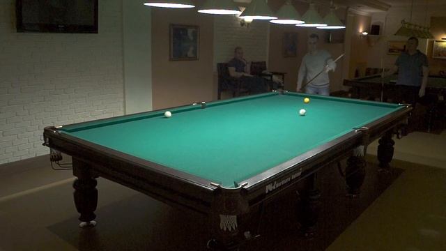 Круазе на центр в исполнении Сергея в партии по динамичной пирамиде