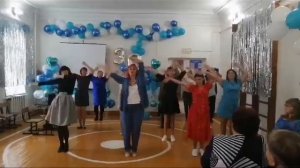 танец под  песню Ваенги  «Солнце ярко светит»