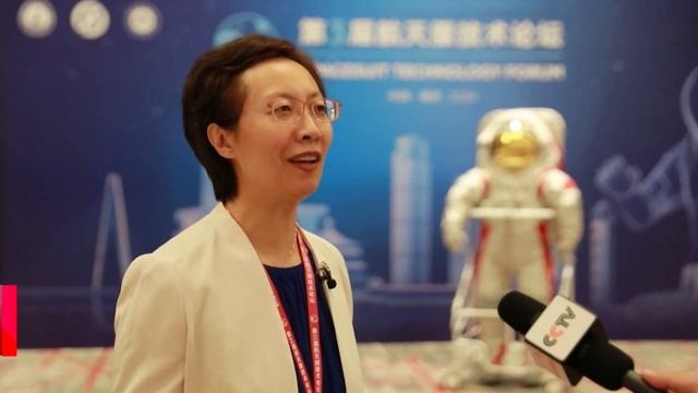 В Китае представили первый скафандр для высадки на Л? смотреть онлайн