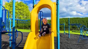 Ocean Park — новая площадка! Веселые горки, карусель и шарики! Анна Мария в мире веселья!