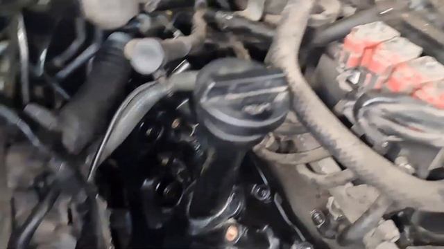 Инфинити QX56 - замена прокладок клапанных крышек и прок смотреть онлайн